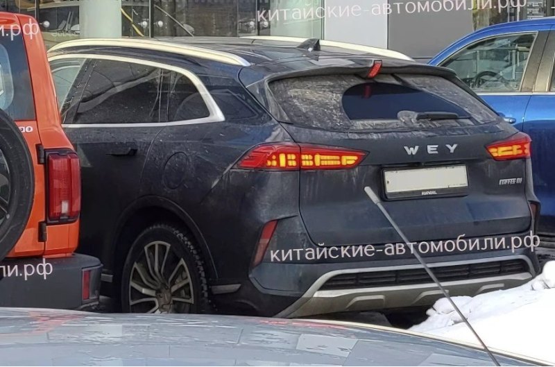 Помимо нового Wey Coffee 01 на парковке находился…