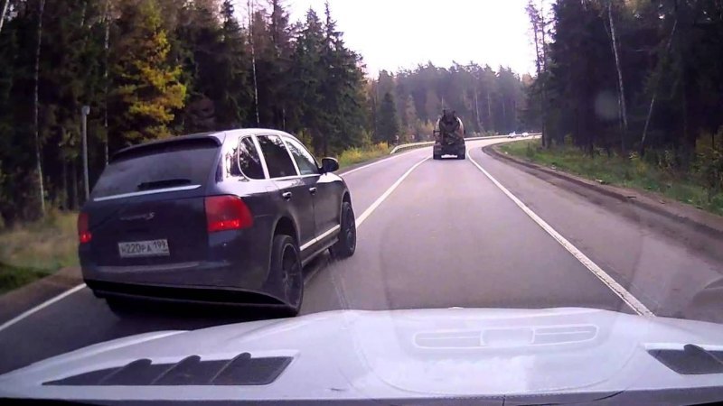 Он говорит, что нарушение ПДД в этом случае…
