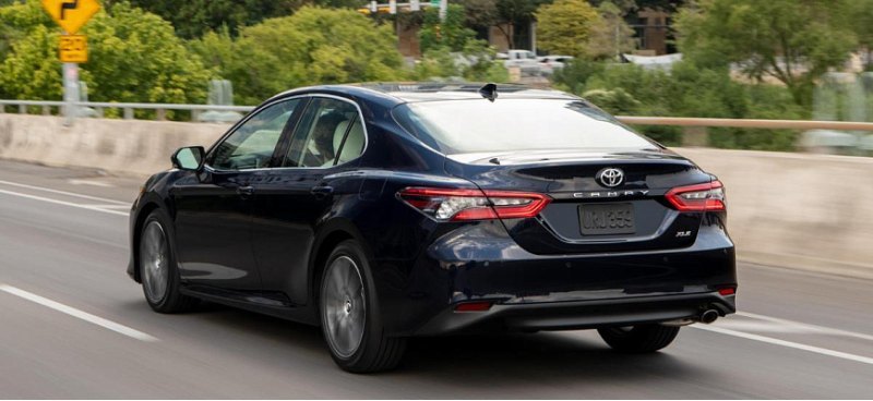 Седан Toyota Camry китайской сборки в РФ начали…