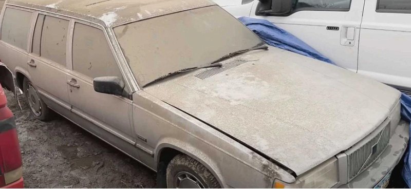 Старинный универсал Volvo 740 впервые за 12 лет…