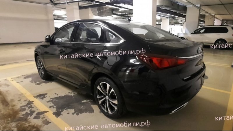 На российском авторынке Changan Eado Plus в…