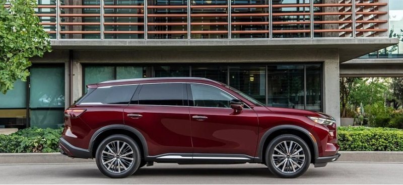 Компания Infiniti предупредила 17 владельцев…