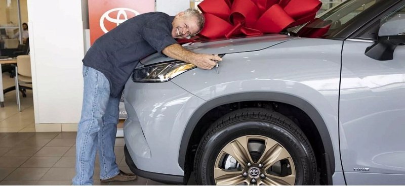 Компания Toyota подарила владельцу Toyota…