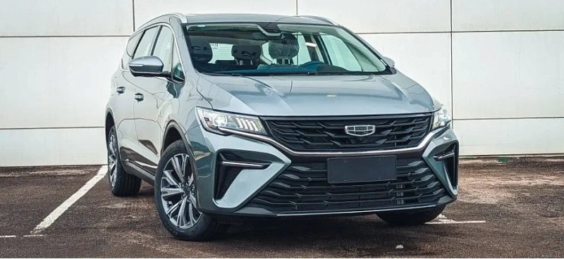 В РФ начались продажи нового минивэна Geely Jiaji…
