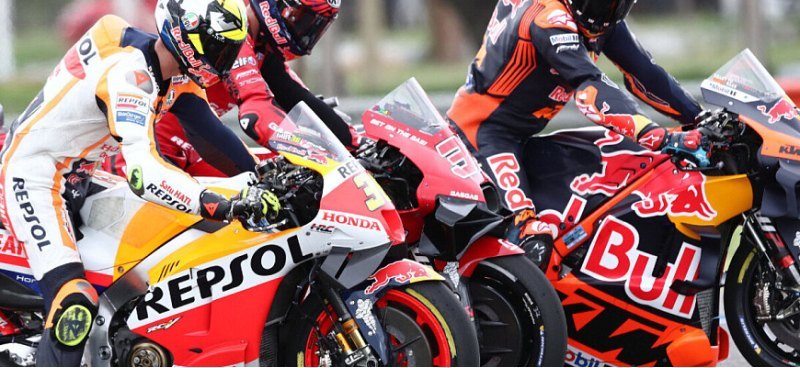 Брэд Биндер выиграл спринт MotoGP Гран-при…