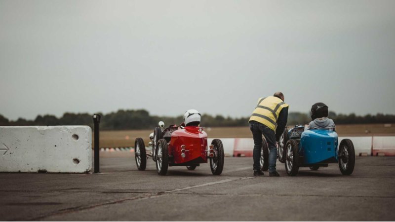 Впервые за почти 100 лет юные Bugatti вышли на…