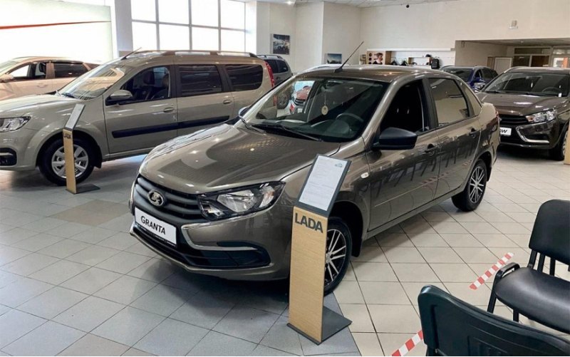 Далее в рейтинге указывается Lada 2107 с…