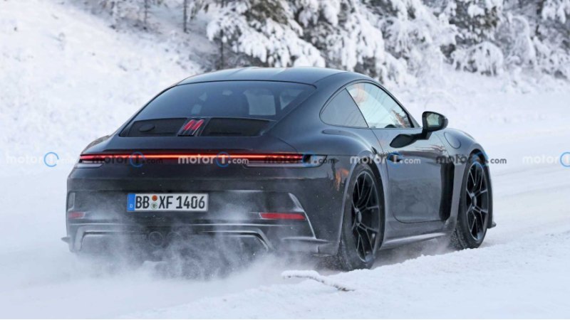 Porsche собирается выпустить семейство из трех…