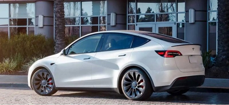 Tesla Model Y с новыми аккумуляторами 4680…