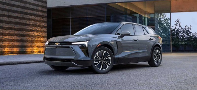 Гонщики NASCAR пилотируют электрический Chevy…