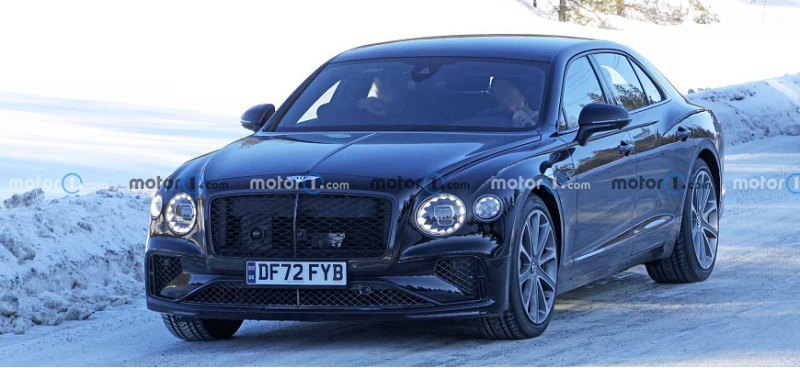 Новый Bentley Flying Spur тестирует гибридный…