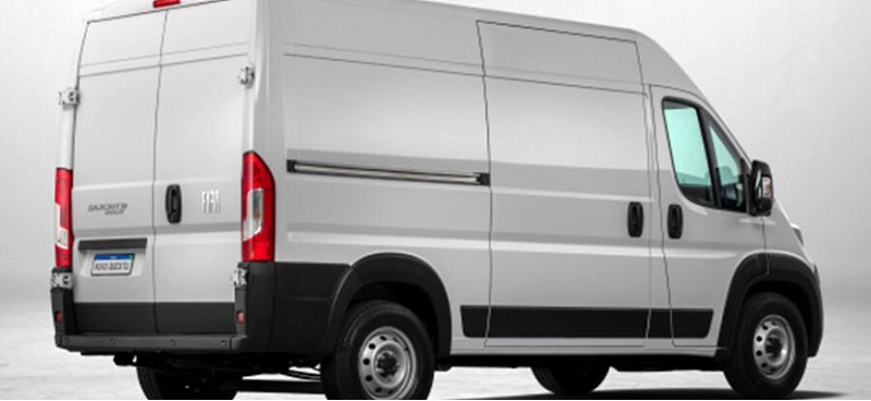 В России выставили на продажу новые фургоны Fiat…