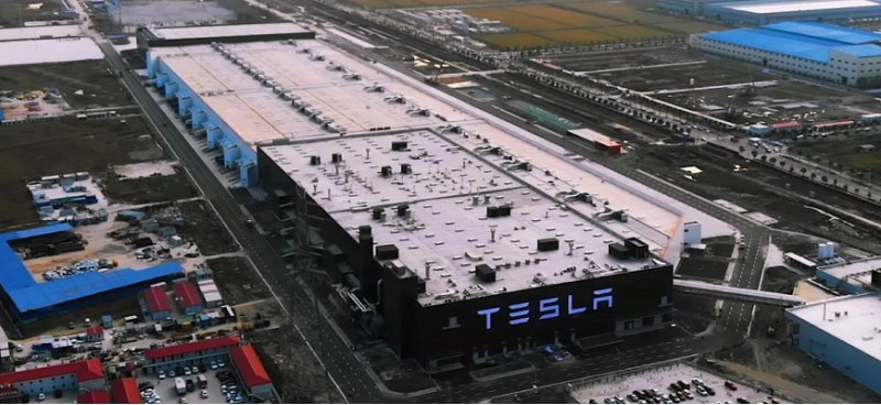 Компания Tesla может начать экономить на…