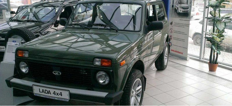 В России АВТОВАЗ предлагает скидку при покупке внедорожника LADA Niva Legend