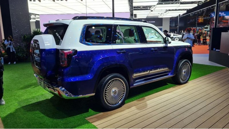 Официально Mercedes-Maybach GLS в Россию больше…