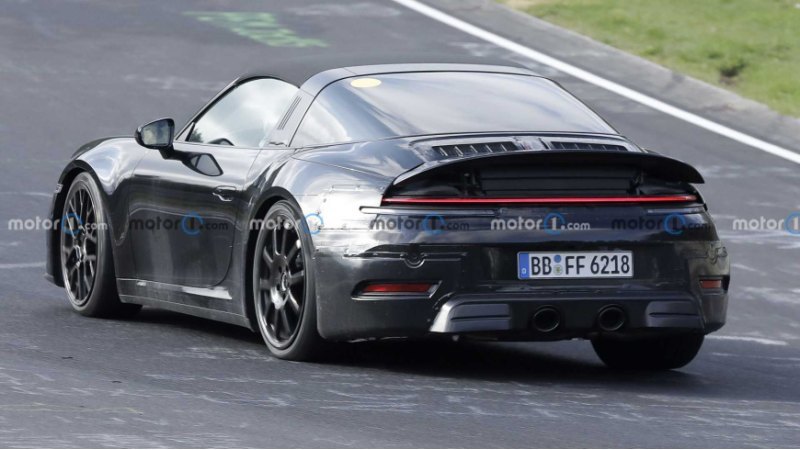 Такое ощущение, что Porsche 911 находится в…