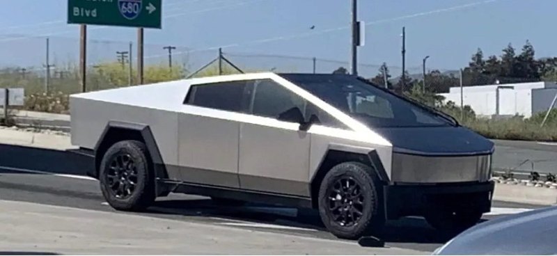 Электрический пикап Tesla Cybertruck попался на…
