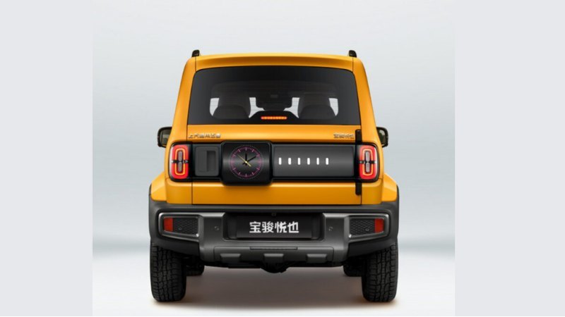 Baojun Yep имеет длину, ширину и высоту 3381 x…