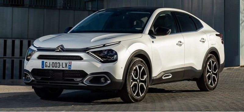 Компания Citroen представила Citroen e-C4 и e-C4…