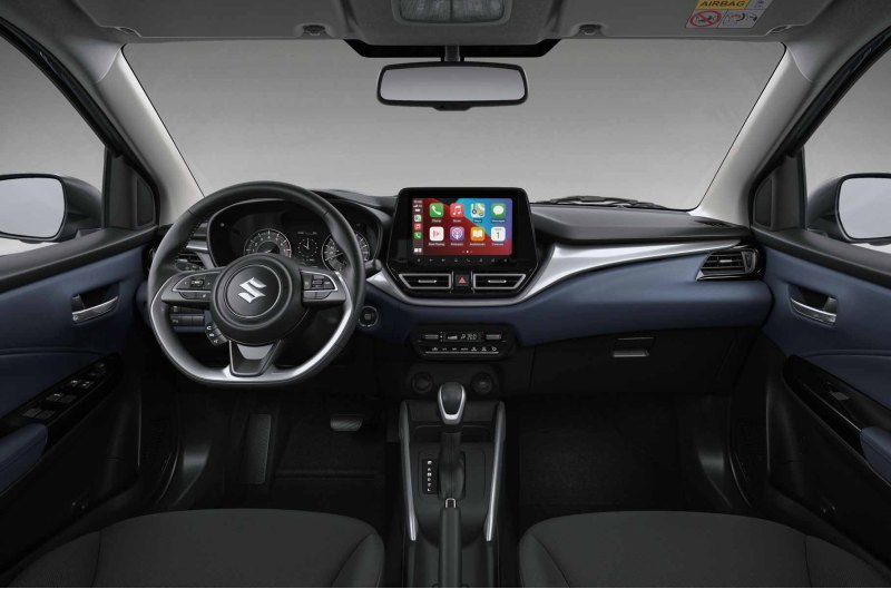 Стоят новые хэтчбеки с логотипом Suzuki от 1,75…