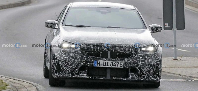 «Заряженный» седан BMW M5 следующего поколения…
