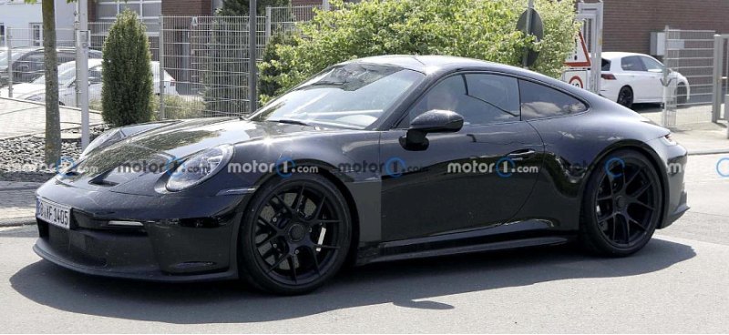 Спорткупе Porsche 911 ST Heritage получит обвес…