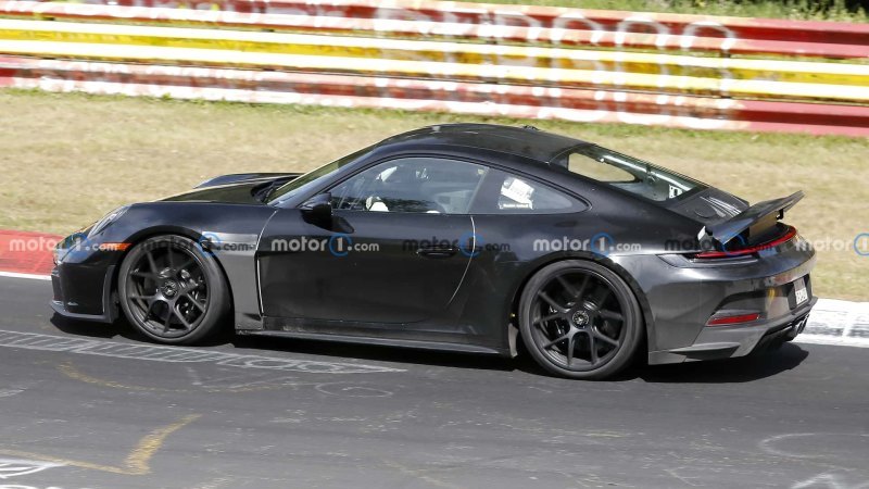 Porsche готовит новую версию спортивного купе 911…