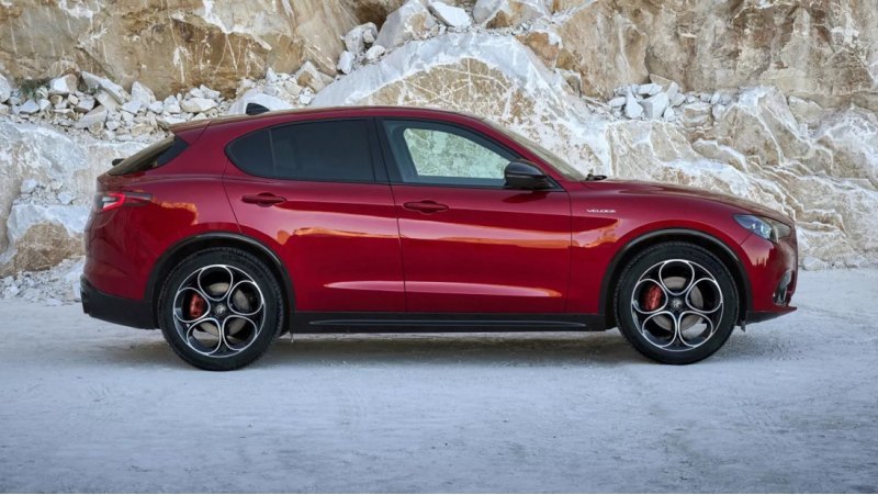 Цены на обновленный Alfa Romeo Giulia Veloce…