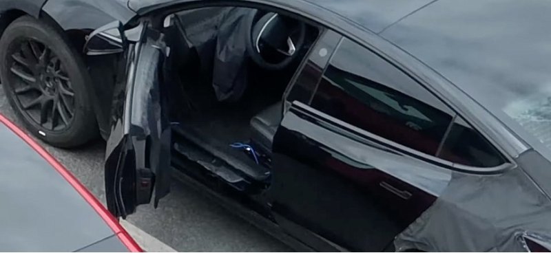 В Сети показали обновленный электромобиль Tesla…