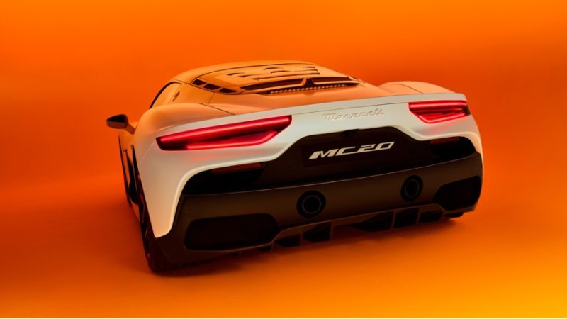 На одну «лошадь» у Maserati MC20 идет 2,33 кг…
