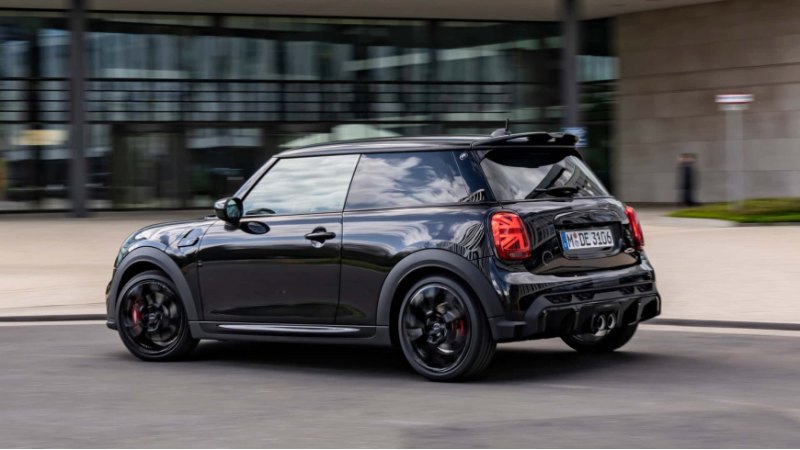 Autocar пишет, что такая модель может оказаться…