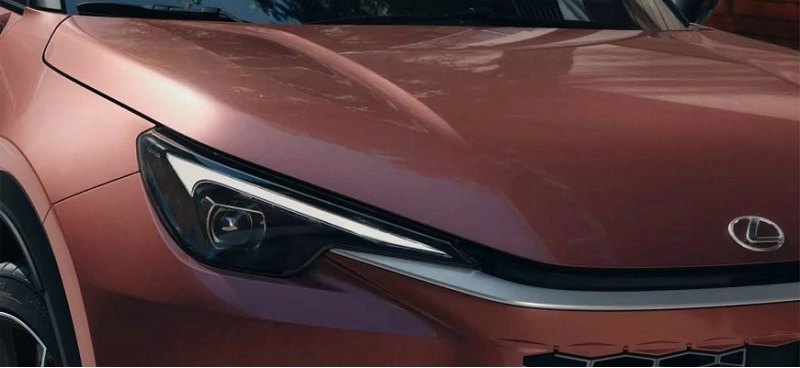 Компания Lexus представит в июне новый компактный…