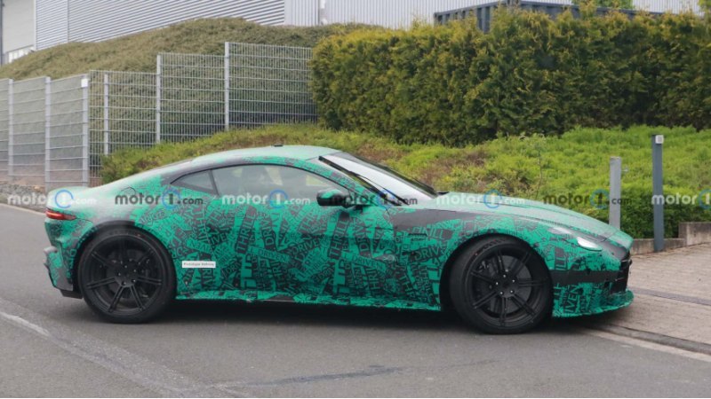 Увидев обновленный Aston Martin Vantage Roadster…
