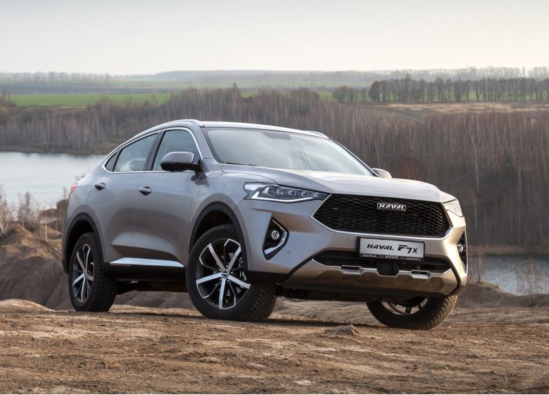 Замыкает наш ТОП купе-кросс от компании Haval. В…