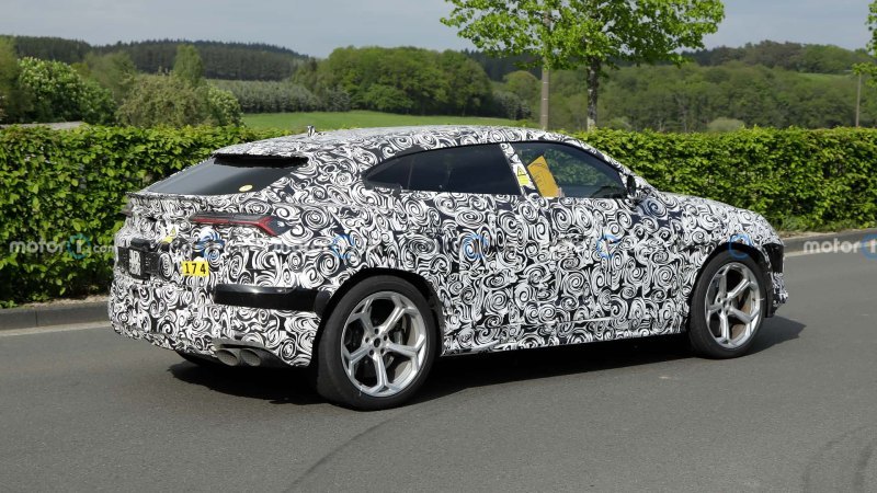 Panamera мощностью 690 лошадиных сил оснащена…