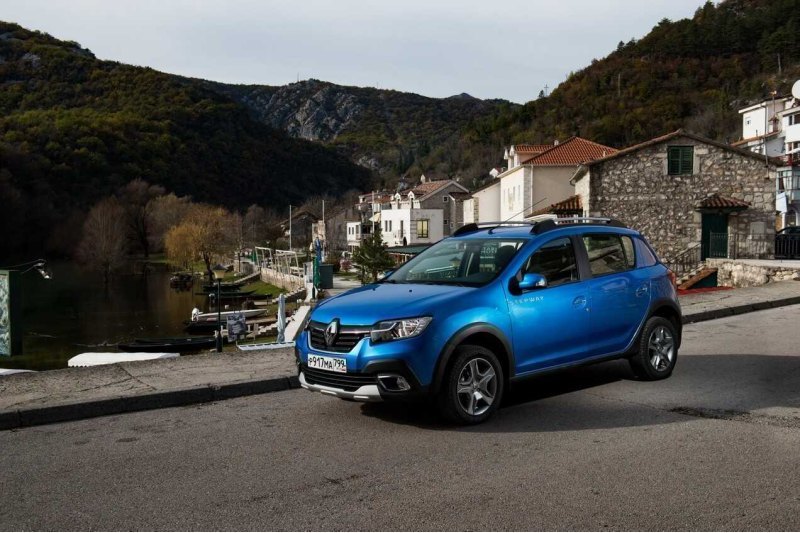 Замыкает ТОП-7 хэтчбек от компании Renault. Можно…