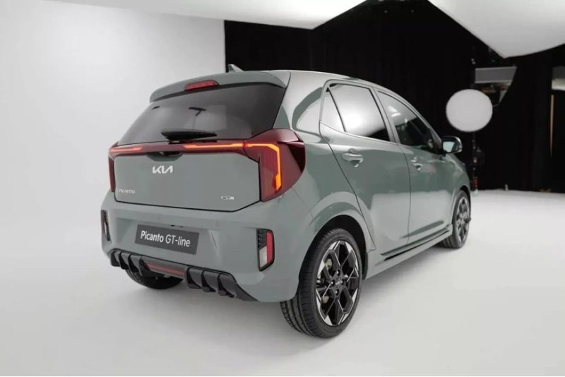 Актуальная версия Picanto имеет стреловидные фары…