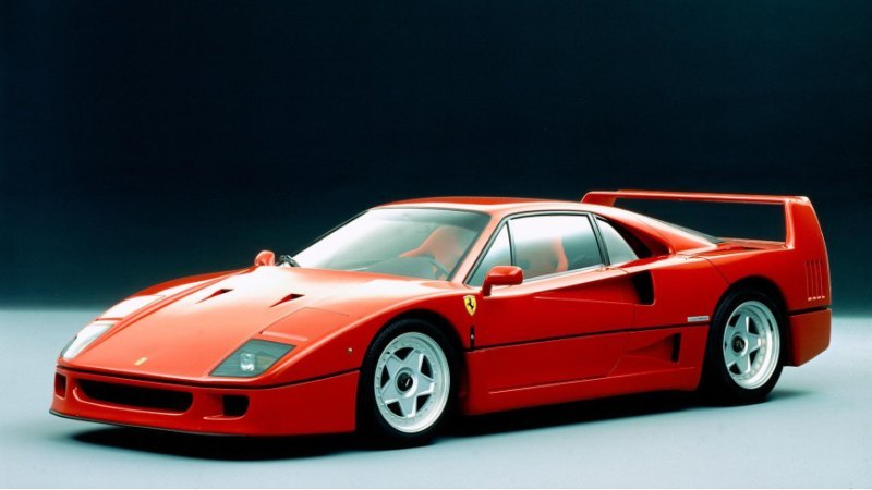 Против этого Ferrari F40 использует совсем другую…