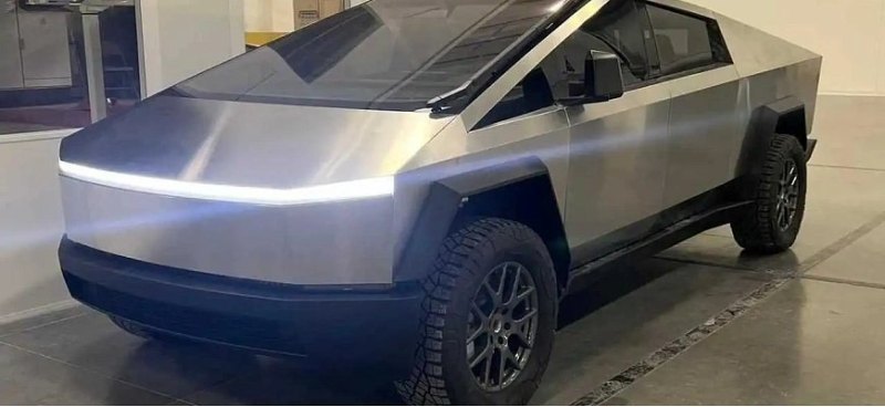 У первых прототипов Tesla Cybertruck были…