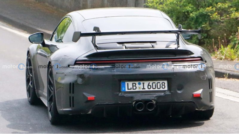 В этом видео 911 GT3 звучит фантастически.…