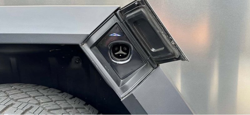 На грядущем Tesla Cybertruck зарядный вход…