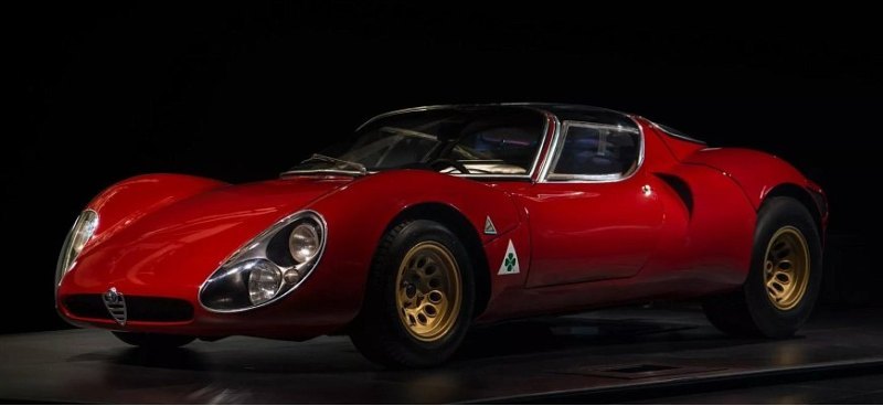 Alfa Romeo представит новый флагманский суперкар…