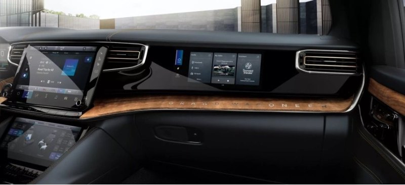 Предлагая как V8, так и рядный 6-цилиндровый…