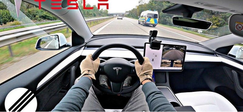 Смотрите, как электромобиль Tesla Model S Plaid…