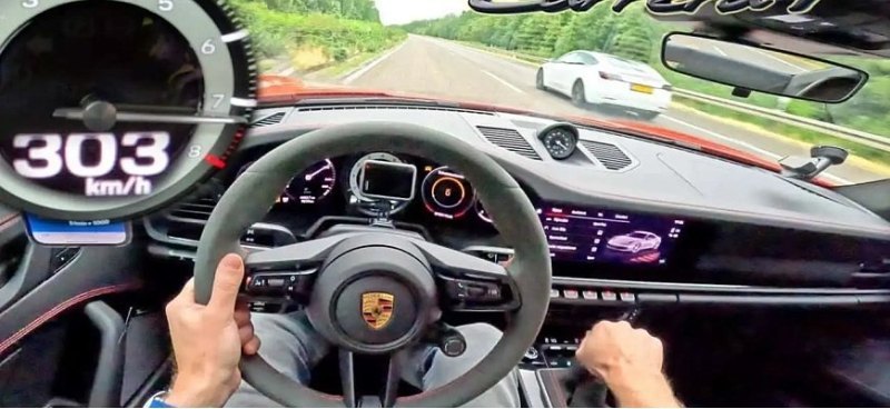Смотрите, как 379-сильный Porsche 911 Carrera T…