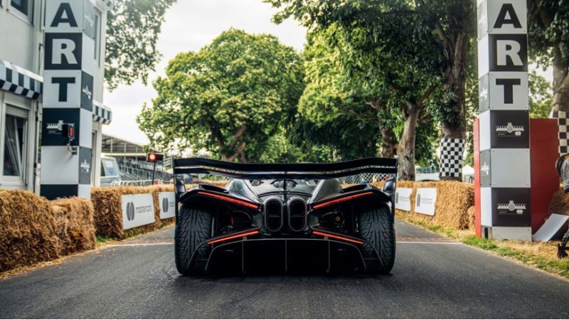 Bugatti представила Bolide, свой новый гиперкар,…