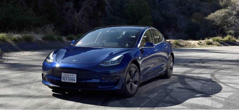 Компания Tesla снизила стоимость электромобиля…