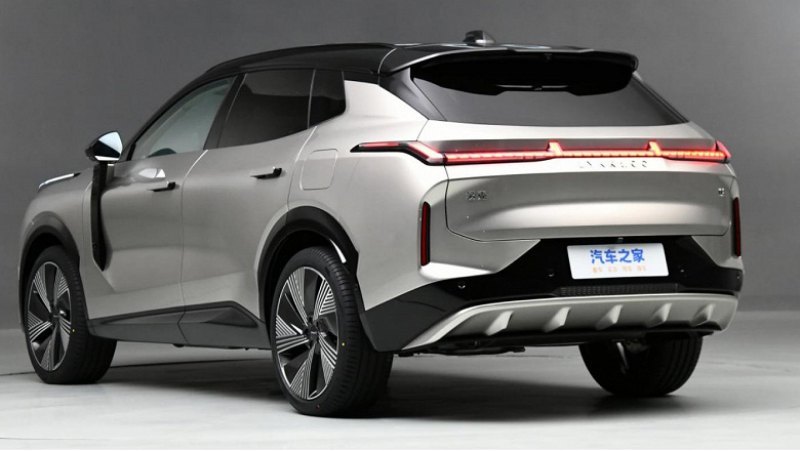 Оснащается Lynk & Co 08 гибридной силовой…