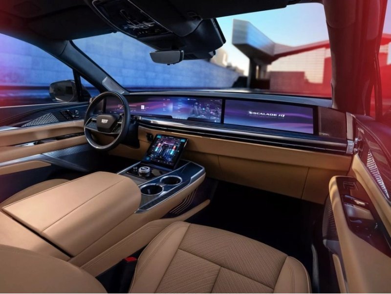 Кроссовер будет выпускаться в версиях Luxury и…