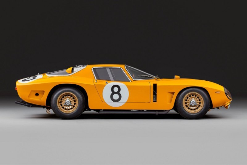 Компания Bizzarrini усердно работала над…